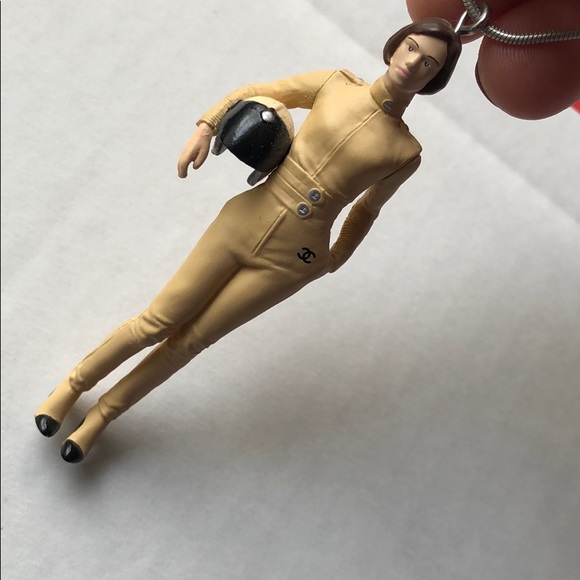 Coco Chanel figurine of Keira Knightley necklace, 2011 - Picture 1 of 10
